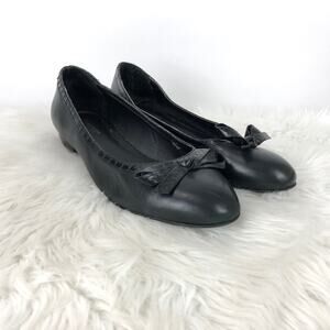 B Makowsky 9 M Womens Black Leather. bow Heeled Flats